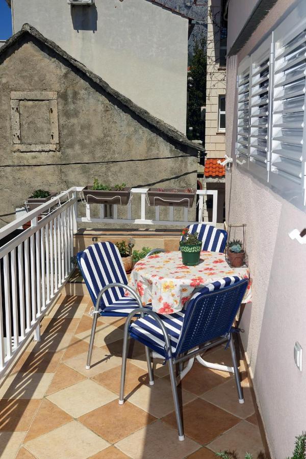 Two-Bedroom Apartment In The Centre Makarska Exterior foto