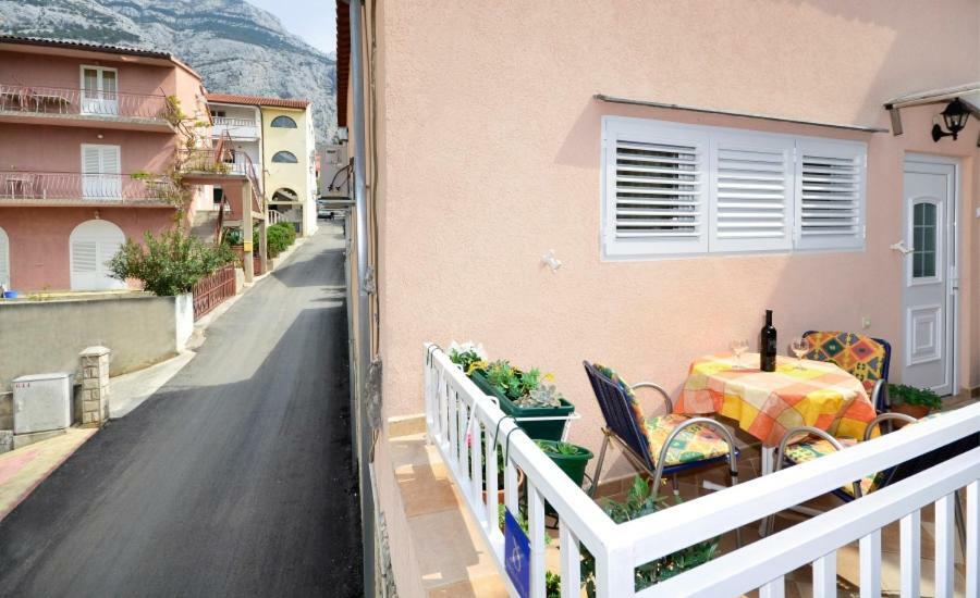 Two-Bedroom Apartment In The Centre Makarska Exterior foto